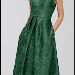 NWT: Kay Unger Mariah Jacquard Textured Gown: Green (size 14)